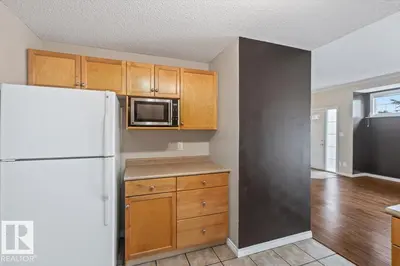 Photo 4 of #1 1179 SUMMERSIDE DR SW