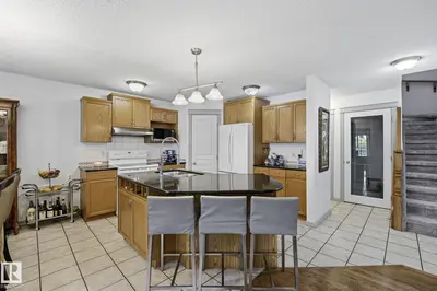 Photo 2 of 3231 28A AV NW