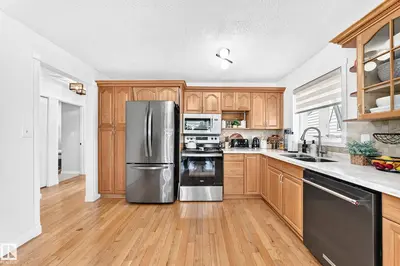 Photo 3 of 11945 138 AV NW
