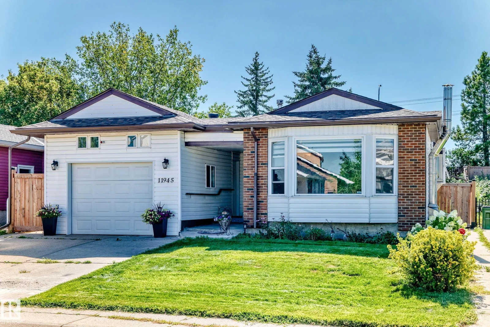 11945 138 AV NW, Edmonton