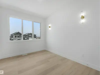 Photo 3 of 3508 44 Avenue