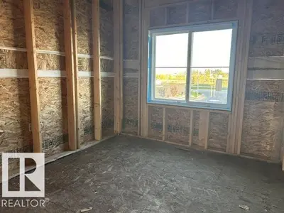 Photo 3 of 10201 92A Ave