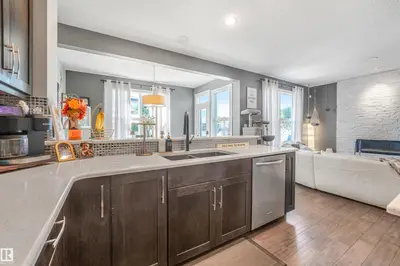 Photo 4 of 22123 95 AV NW