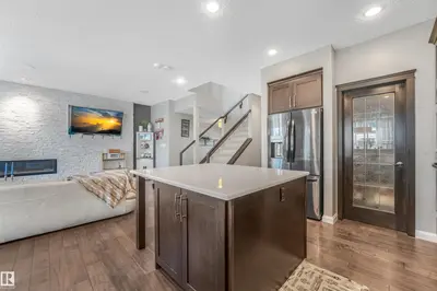 Photo 3 of 22123 95 AV NW