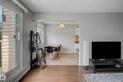 Photo 4 of #16 11219 103A AV NW