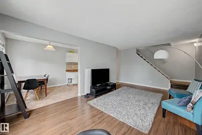 Photo 3 of #16 11219 103A AV NW