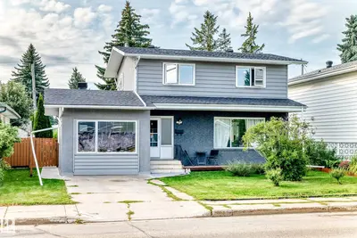 Photo 1 of 11211 40 AV NW
