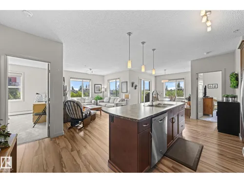 #301 320 Ambleside LI SW