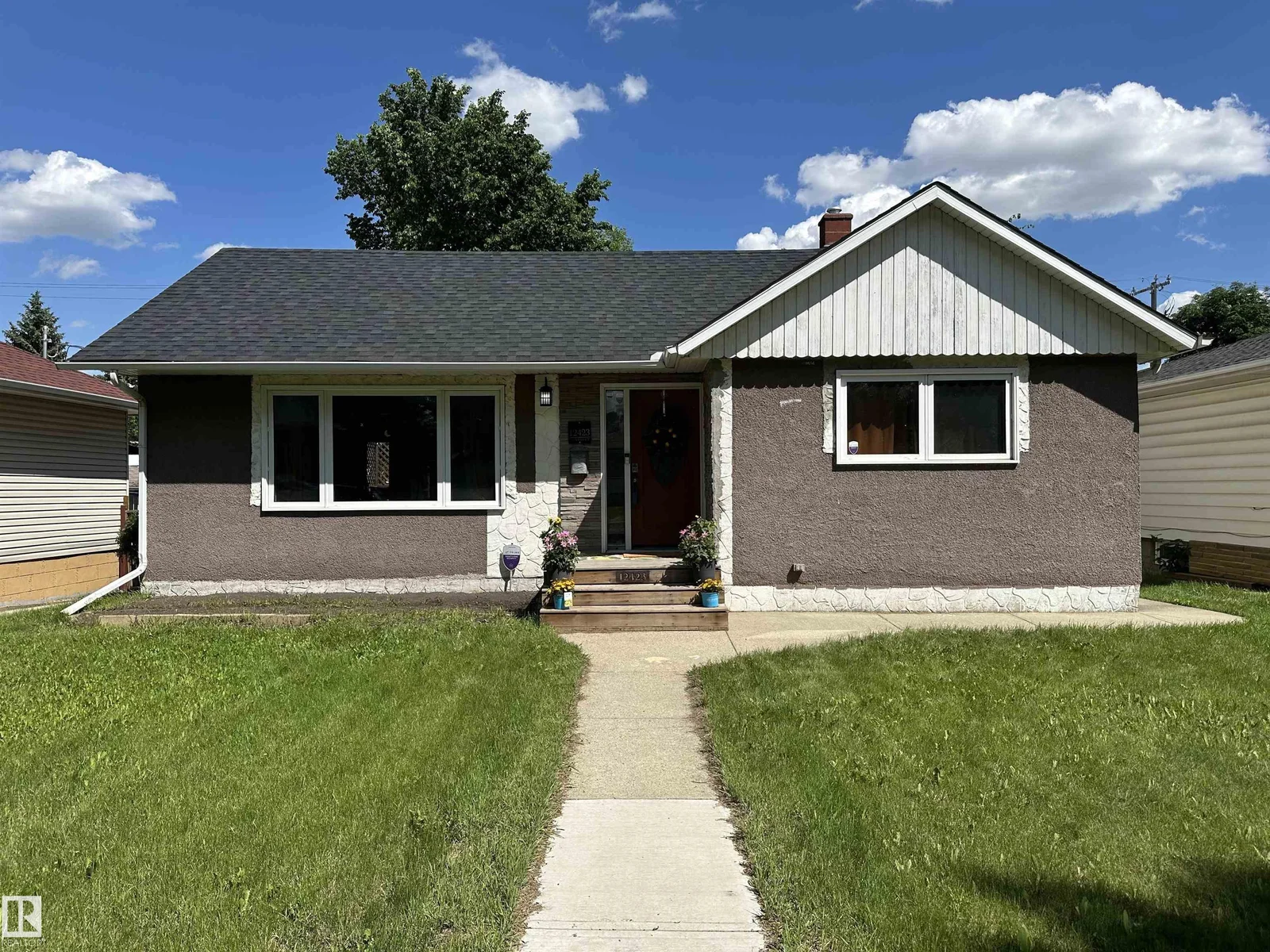 12423 75 ST NW, Edmonton