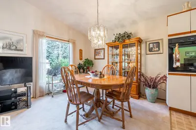 Photo 4 of 614 1 AV