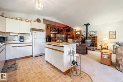 Photo 3 of 614 1 AV