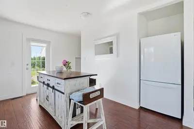 Photo 4 of 56502 RGE ROAD 33