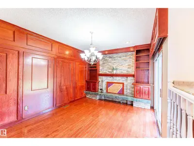 Photo 2 of 16524 116 ST NW