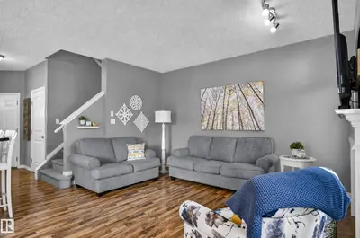 Photo 3 of 103 BIRCH PL