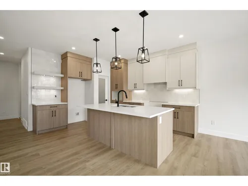 8529 223A ST NW NW