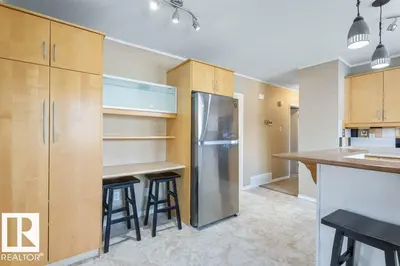 Photo 4 of 16206 79A AV NW