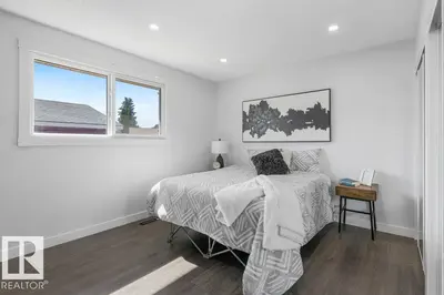 Photo 4 of 2311 146 AV NW