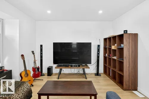 12247 107 ST NW