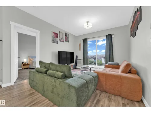 #409 812 WELSH DR SW