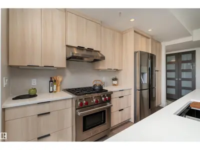 Photo 2 of #401 1350 WINDERMERE WY SW