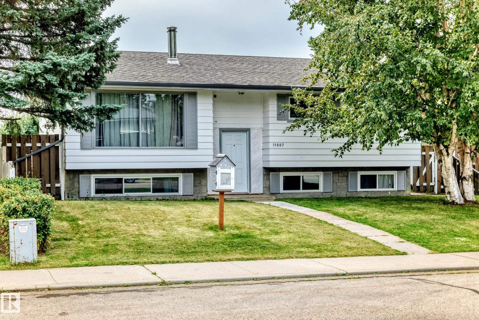 11007 37 AV NW, Edmonton