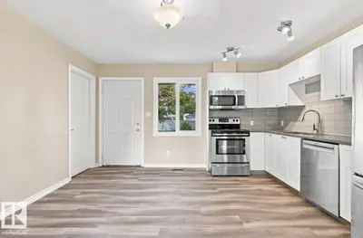 Photo 3 of 15812 110A AV NW