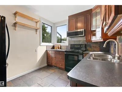 Photo 2 of 11623 123 ST NW