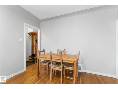 11727 129 ST NW