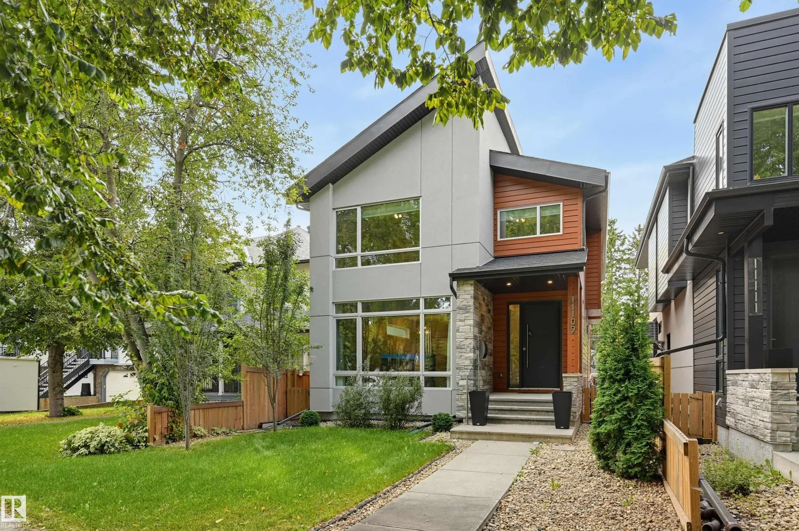 11109 UNIVERSITY AV NW, Edmonton