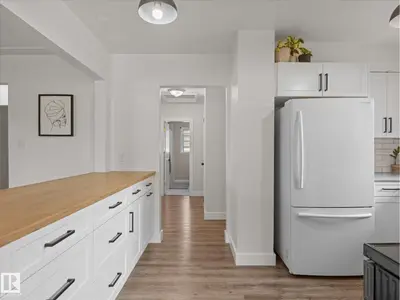 Photo 3 of 8905 157 ST NW