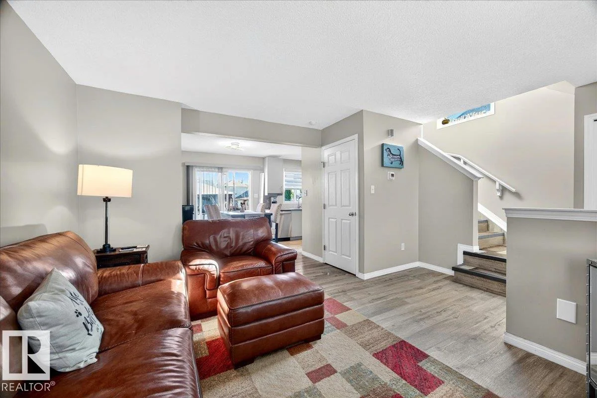 21339 91 AV NW, Edmonton