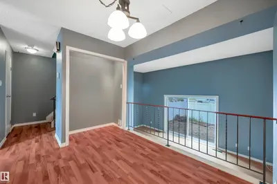 Photo 4 of 14644 52 ST NW