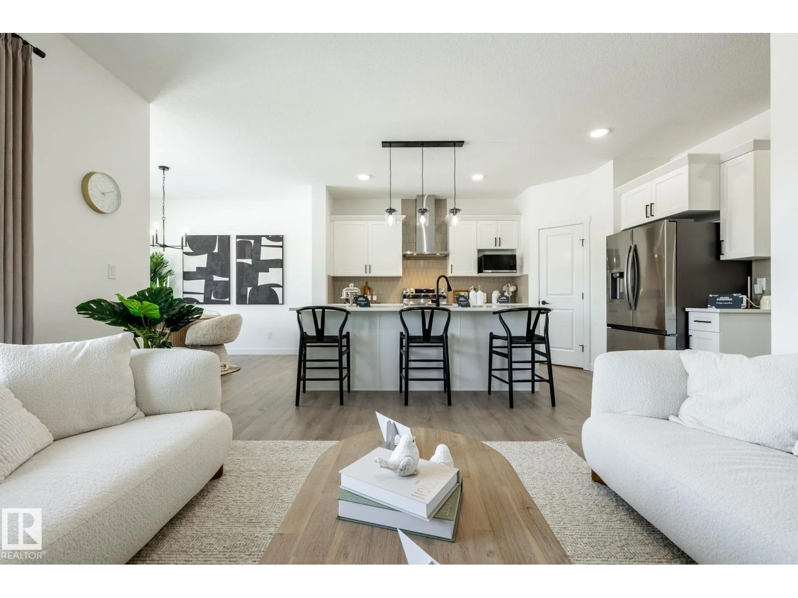 20819 40 AV NW, Edmonton