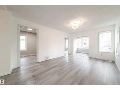 11912 77 ST NW