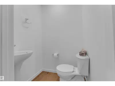Photo 4 of 22711 84 AV NW