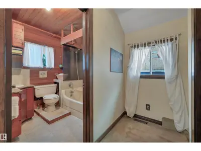 Photo 1 of 10524 75 AV NW