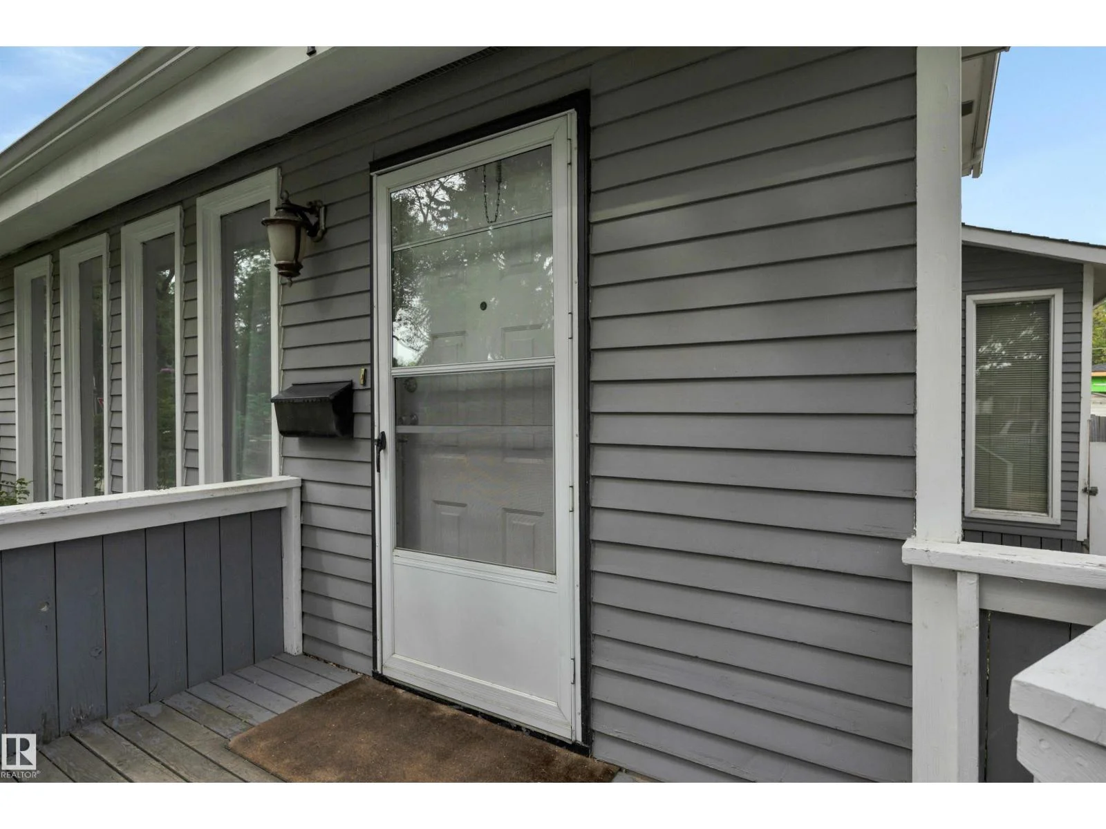 10524 75 AV NW, Edmonton