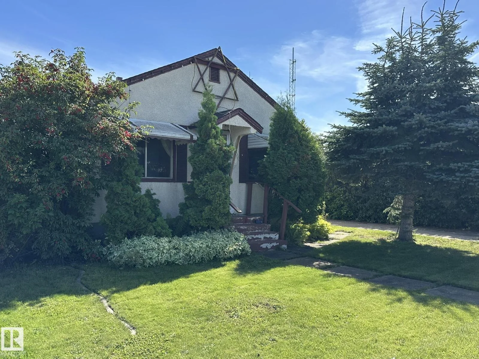 291 White Earth ST, Smoky Lake Town