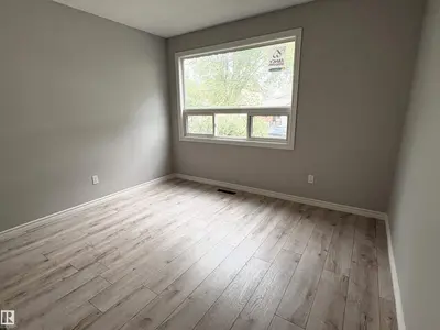 Photo 2 of 12764 118 ST NW
