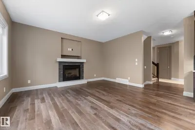 Photo 3 of 30 HICKORY TR