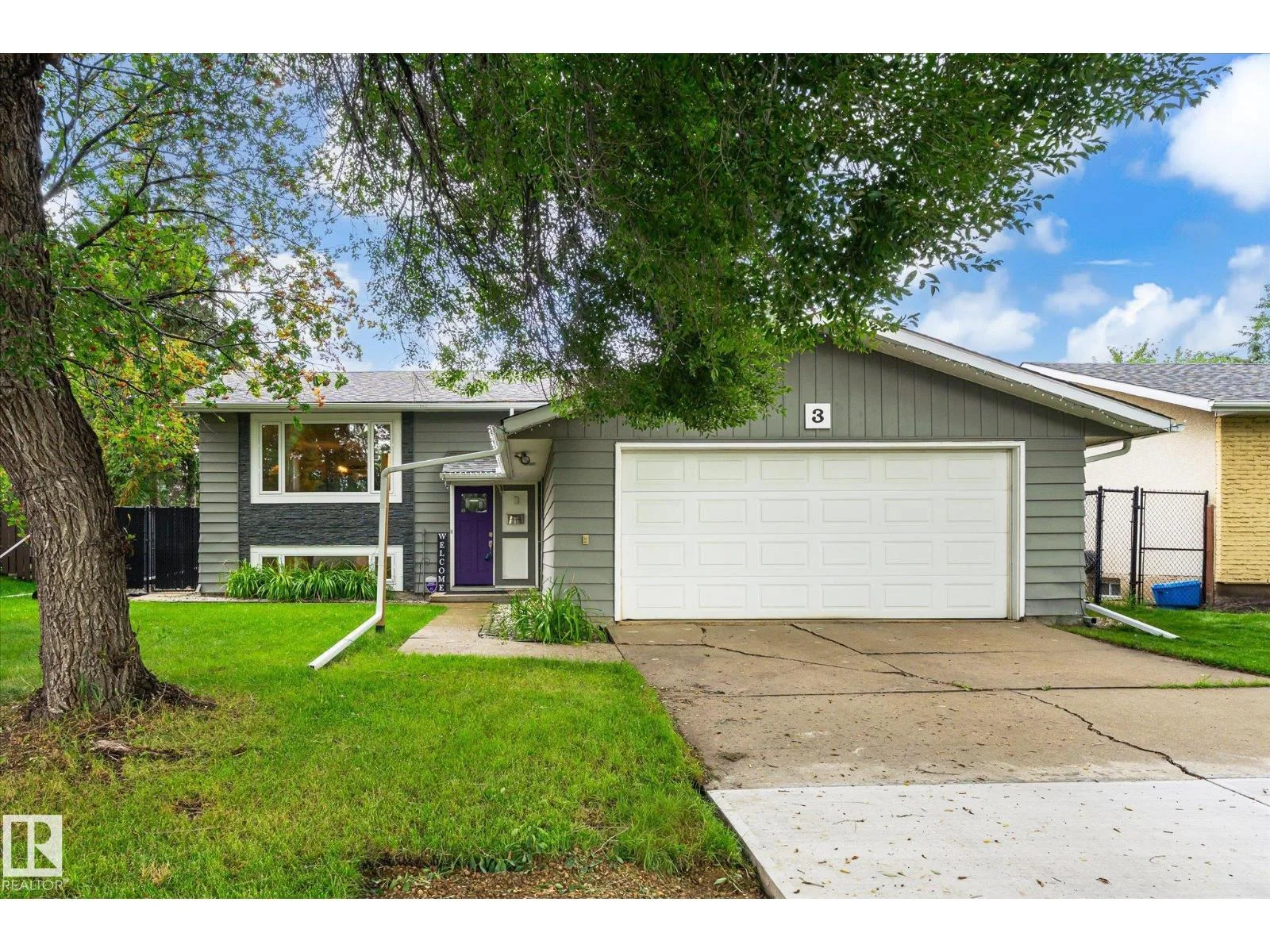 3 Akins DR, St. Albert