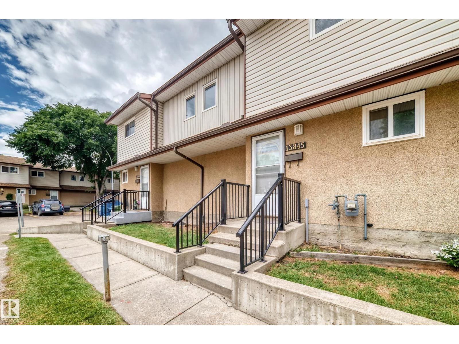 13845 24 ST NW, Edmonton