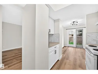 Photo 2 of 13845 24 ST NW
