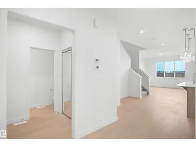 Photo 4 of 20916 16 AV NW