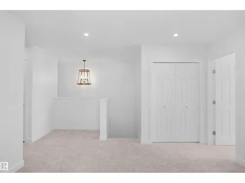7303 181 AV NW