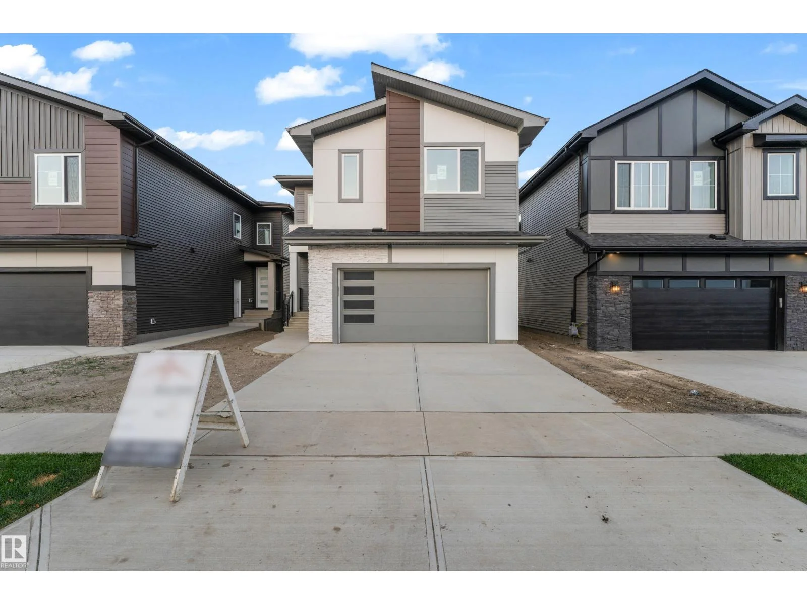 236 Linden LO, Leduc