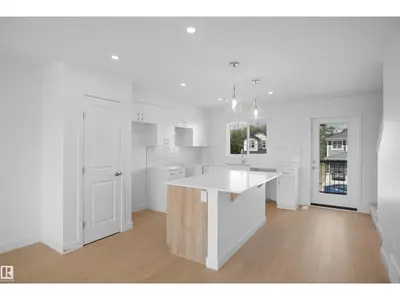 Photo 4 of 21229 131A AV NW