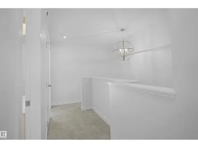 Photo 4 of 21215 25 AV NW