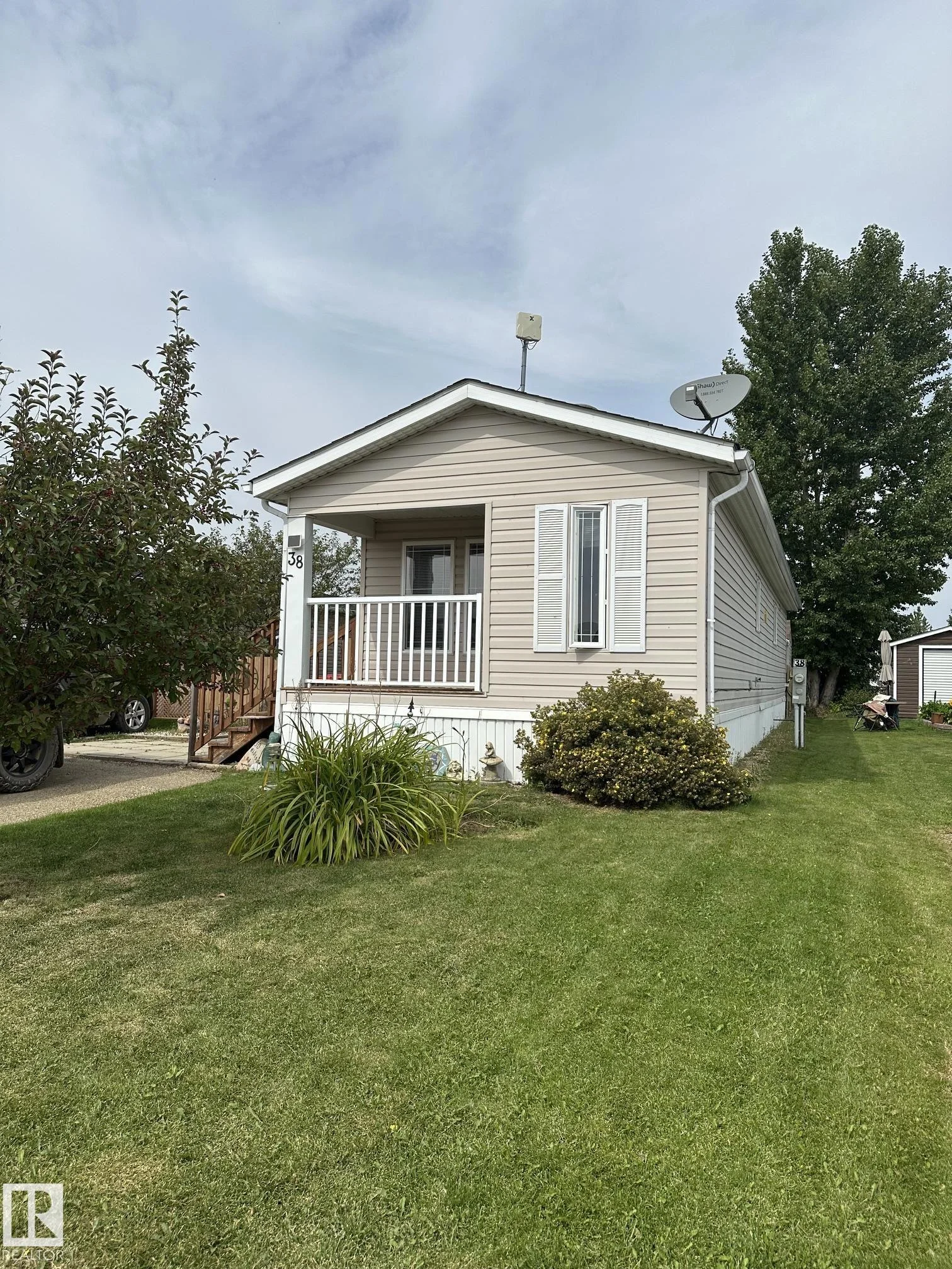 38 Midland RD, Millet
