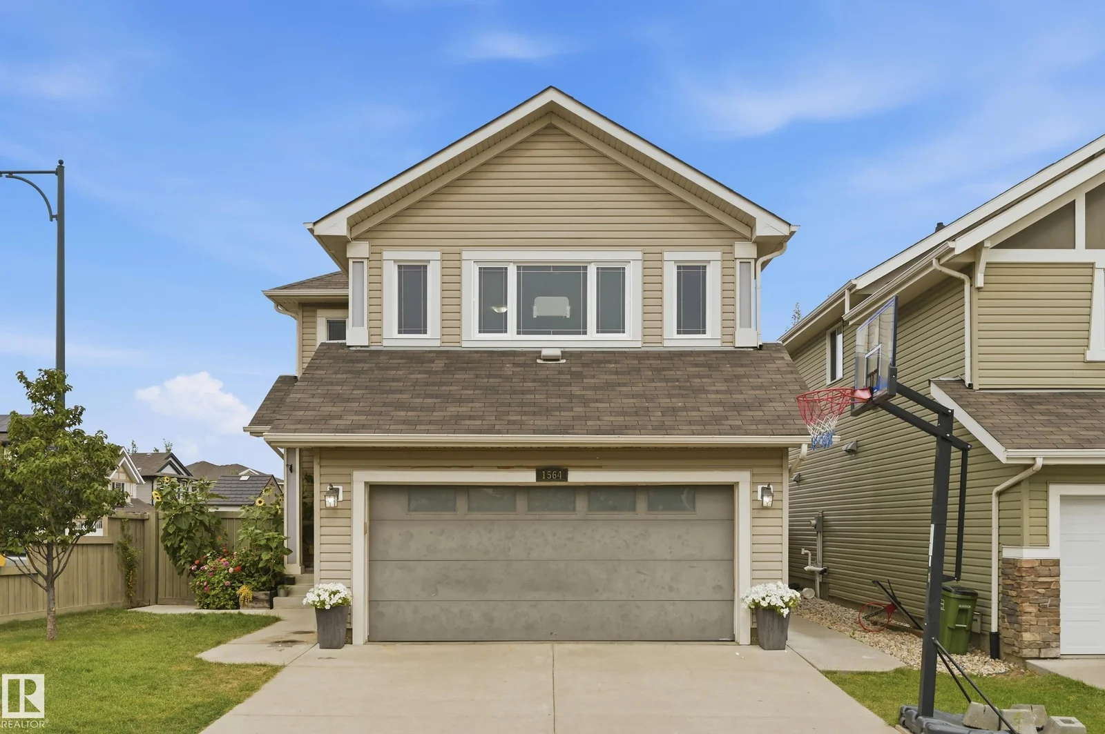 1564 36 AV NW, Edmonton